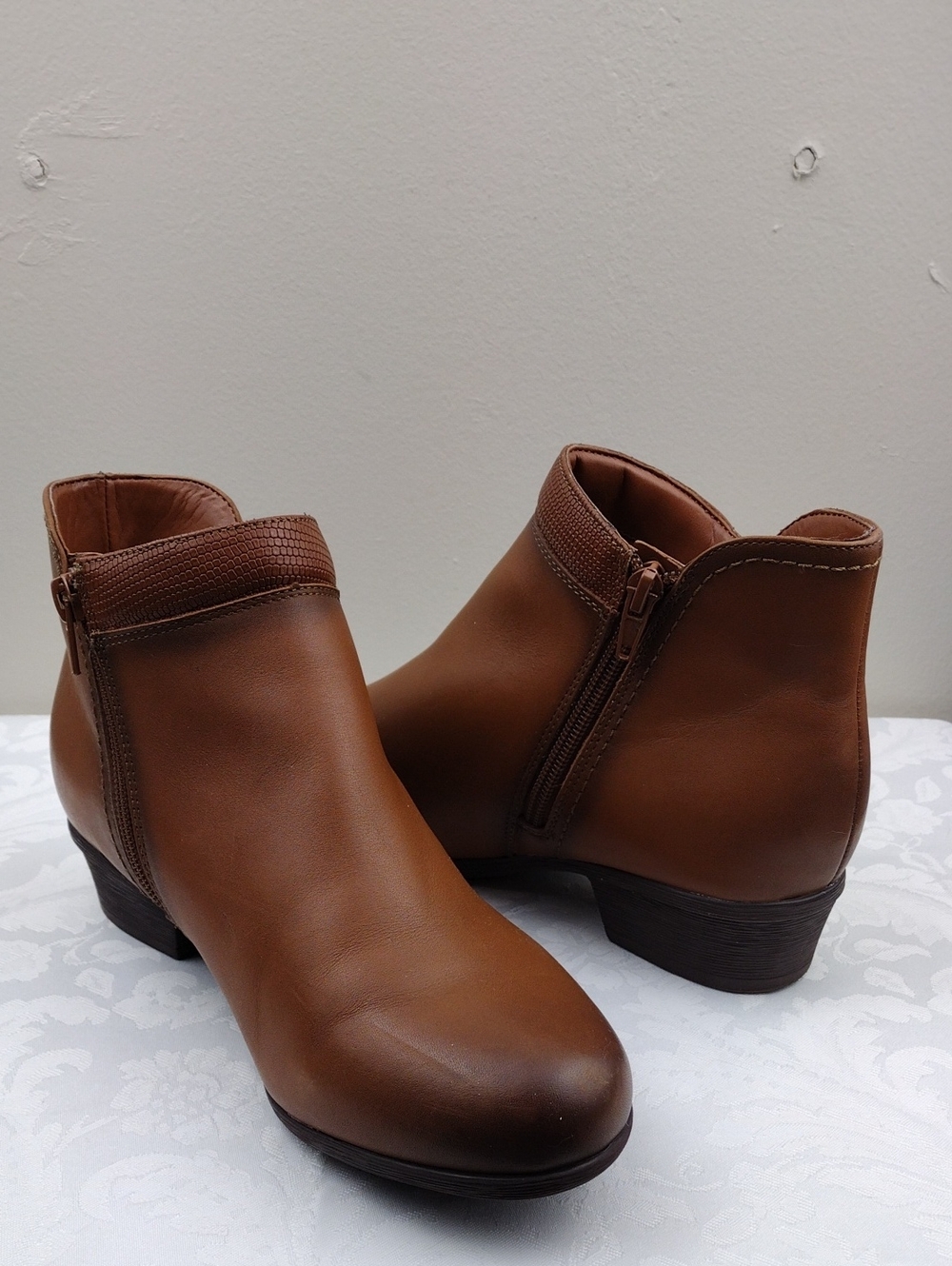 Rockport Carly Brown Leather Snakeskin Trim Almond Toe Side Zip Low Heel Bootie